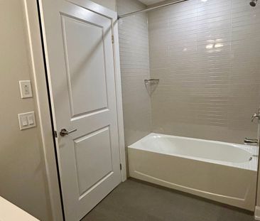 For Lease - 3220 William Coltson Avenue Unit# 1101, Oakville, Ontario - Photo 1