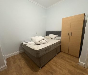 3 bedroom ground floor flat to rent - Photo 4