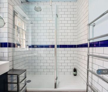 1 bedroom in a flat share to rent - Photo 1