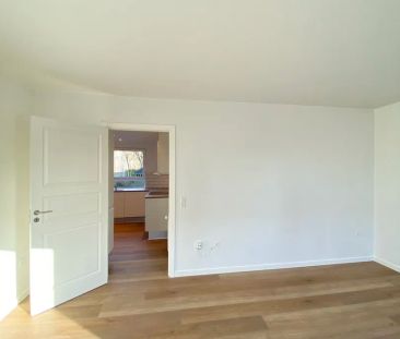 Moderne lejlighed med lys og rolig atmosfære i Nørresundby - Photo 2