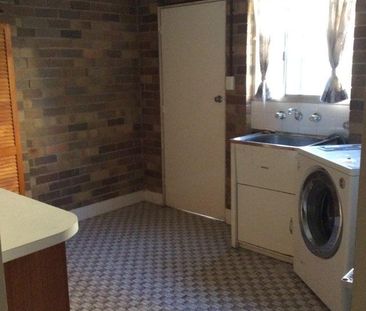 23 Grant Street, TAMWORTH NSW 2340 - Photo 6