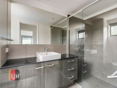 AIR CONDITIONED, 2 BEDROOM UNIT IN STAFFORD - Photo 3