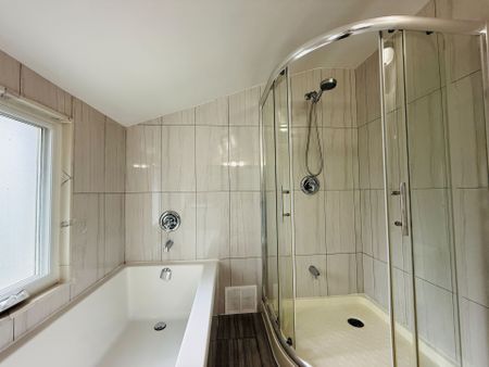 For Lease - 673 Glengrove Avenue, Toronto, Ontario - Photo 3