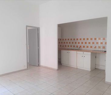 Location Appartement 2 pièces 43m² NIMES 30000 - Photo 2