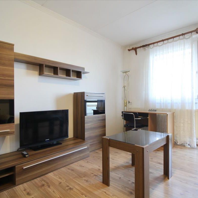 Kiadó felújított panel lakás - Debrecen - Fotó 1