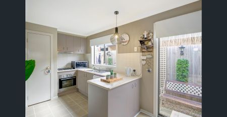 Warm Family Home - Photo 2