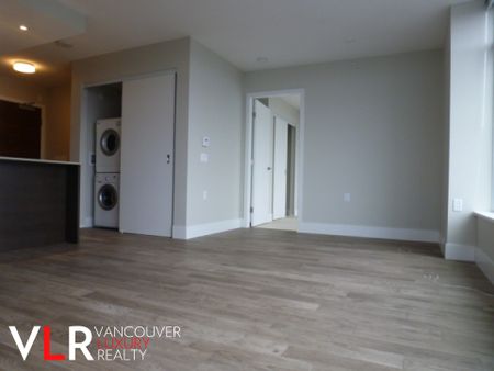 Condo in North Vancouver, BC - Photo 3
