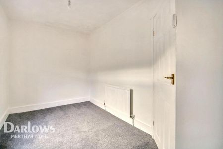 3 bedroom terraced house to rent - Photo 3