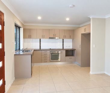 Spacious 4-Bedroom Duplex in a Prime Corner Position - Photo 6