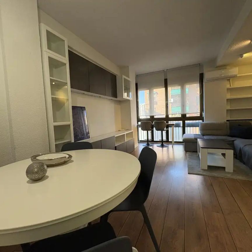 Piso de alquiler en De Valderrodrigo, Valdezarza - Foto 1