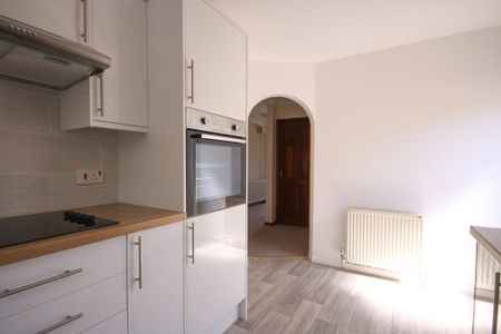 3 bedroom bungalow to rent - Photo 4