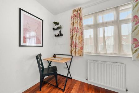 1 bedroom in a house share to rent - Photo 5