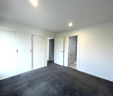 2/9 Calista Avenue, Oakleigh East VIC 3166 - Townhouse For Rent | D... - Photo 4