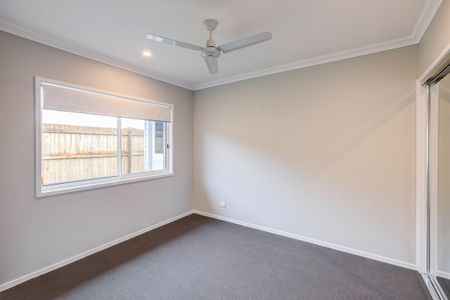 Brand-New Family Home in Park Lane Reserve! - Photo 3