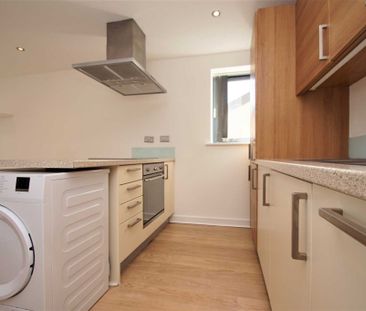 2 bed Flat for rent - Photo 6