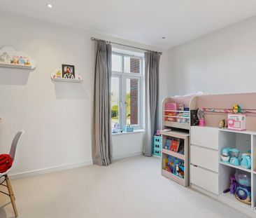 Thames Street, Weybridge, Surrey, KT13 - Photo 1