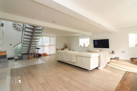 4 bedroom barn conversion to rent - Photo 4