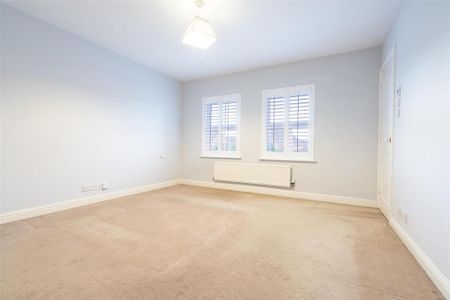 5 bedroom detached house to rent - Photo 4