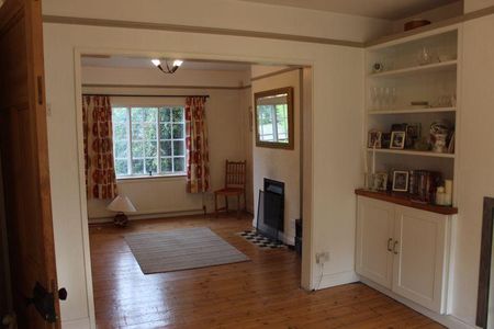 4 bedroom semi-detached house to rent - Photo 4