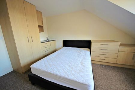 5 bedroom maisonette to rent - Photo 4