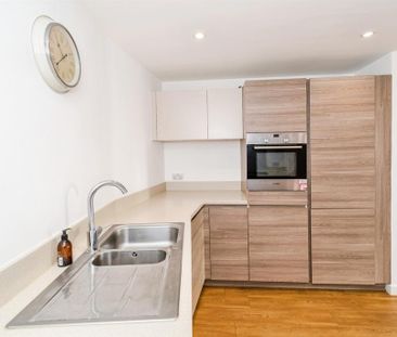 2 bedroom apartment to rent - Photo 5