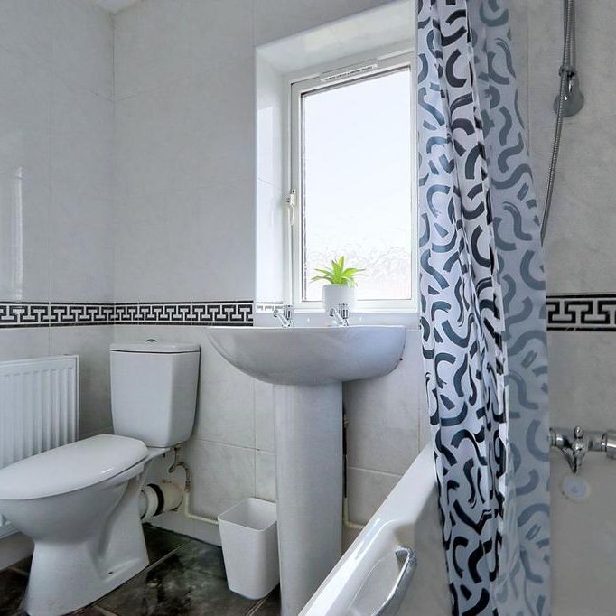 2 bedroom semi-detached house to rent - Photo 1
