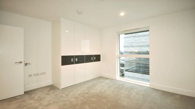 Pegler Square, Kidbrooke Village, London, SE3 9GW - Photo 1