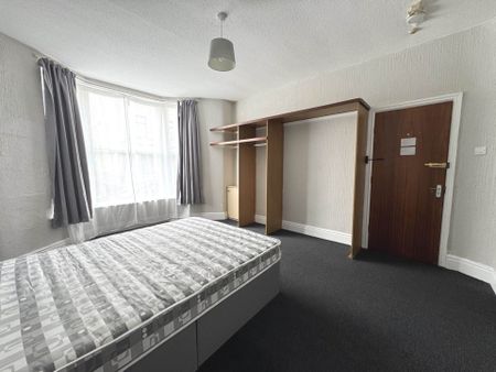 Moore Street, Blackpool, FY4 1DB - Photo 2