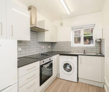 2 bedroom ground floor flat to rent - Photo 6