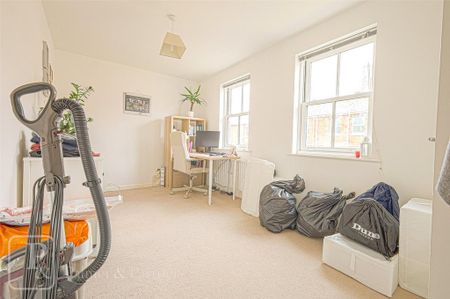 2 bedroom coach house to rent - Photo 5