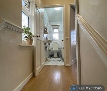 2 bedroom end of terrace house to rent - Photo 5