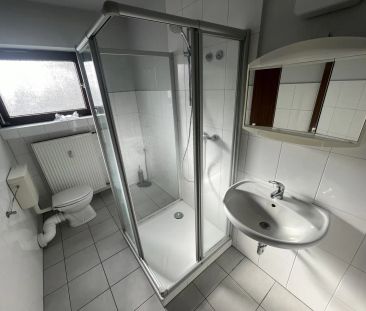 Helle 3-Zimmer-Wohnung mit Balkon und Garage - Foto 4