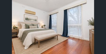 Comfortable Three-Bedroom Home in a Convenient Kew East Location - Photo 4