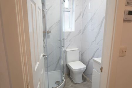 To Let : Studio Flat Yarm Lane, Stockton-on-Tees, TS18 1EW £725PCM To Rent - Photo 3