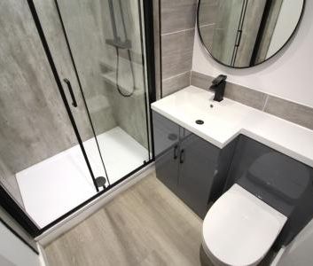 Silver Street, Bury, BL9 - Photo 1