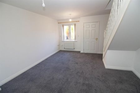 2 Bedroom House - Terraced - Photo 2