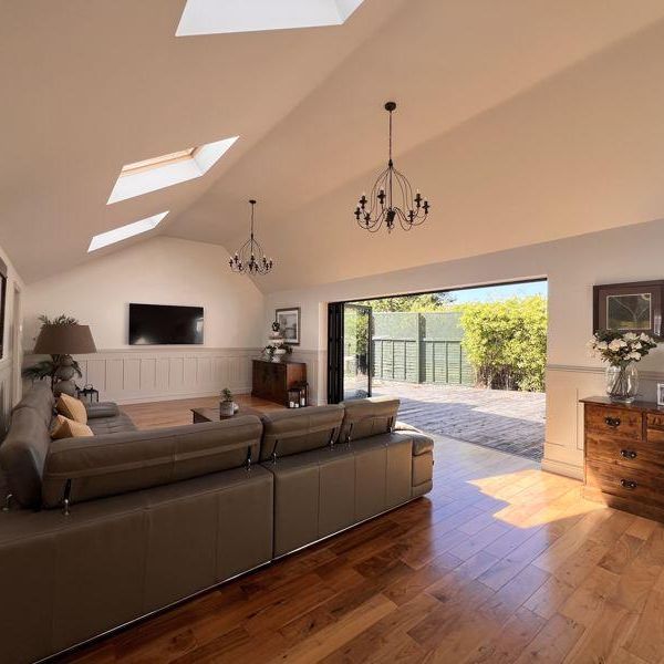 4 bedroom bungalow to rent - Photo 1