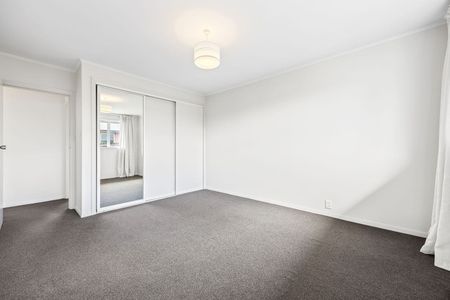 Modern two-bedroom townhouse in Hoon Hay! - Photo 2