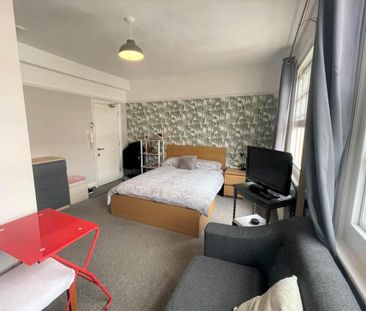 Studio to rent - Photo 2