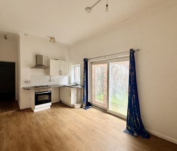 London Road - Photo 1