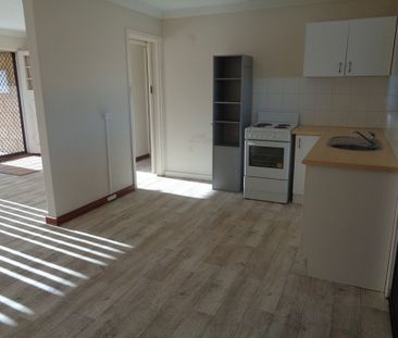 Great Location Duplex - Photo 2