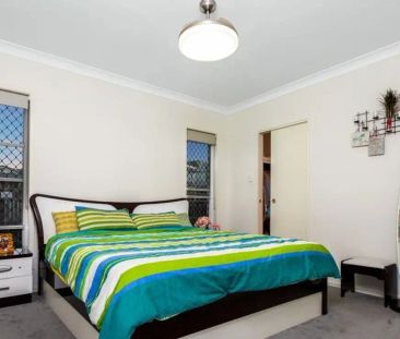 “Stunning Family Home” - Photo 5