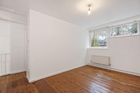 3 bedroom flat to rent - Photo 2