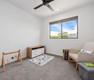 Luxurious freestanding three-bedroom home in prime suburb! - Photo 4