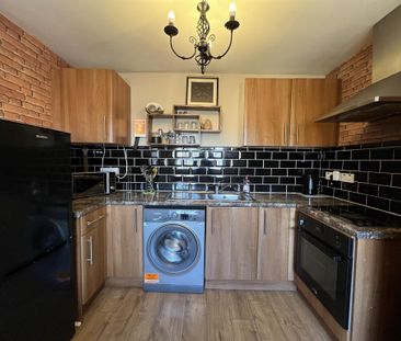 2 bedroom flat to rent - Photo 5