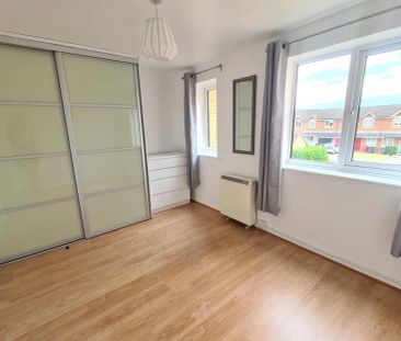 Lowestoft Drive, SLOUGH - Photo 6