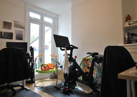 3 bedroom terraced house to rent - Photo 4