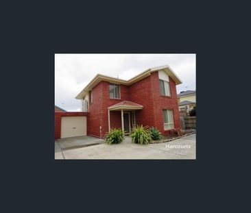 Charming 3-Bedroom Home in South Morang - Photo 2