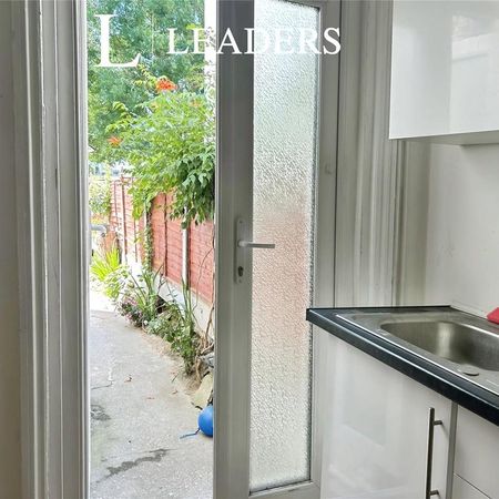 1 bedroom house to rent - Photo 3