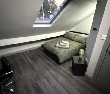 5 bedroom terraced house to rent - Photo 5